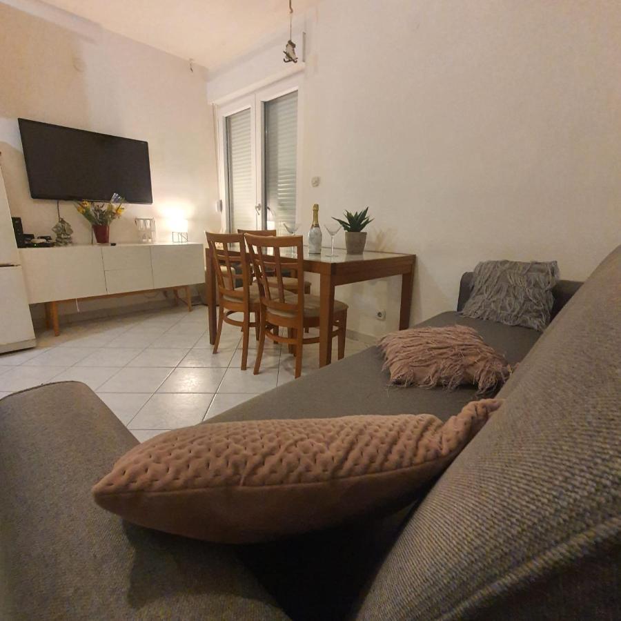 Apartman Monika Near The Beach Сплит Екстериор снимка