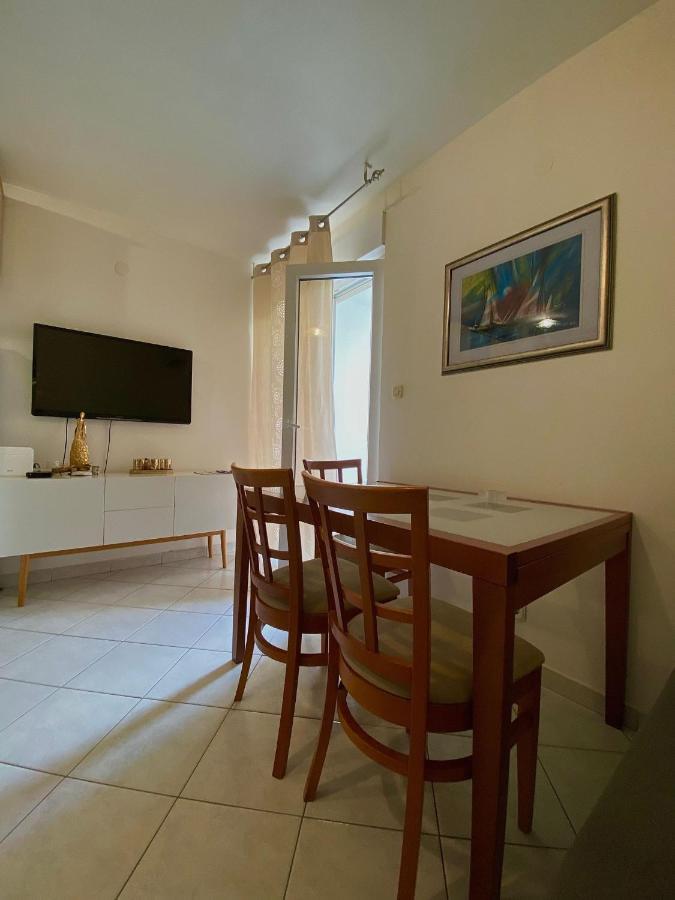 Apartman Monika Near The Beach Сплит Екстериор снимка